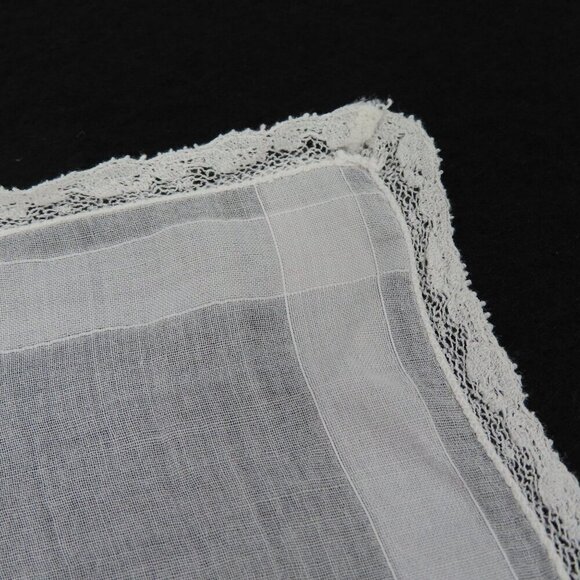 VTG Handmade Embroidered Hearts Rose Flowers Floral Heart Handkerchief Hankie - Picture 6 of 8